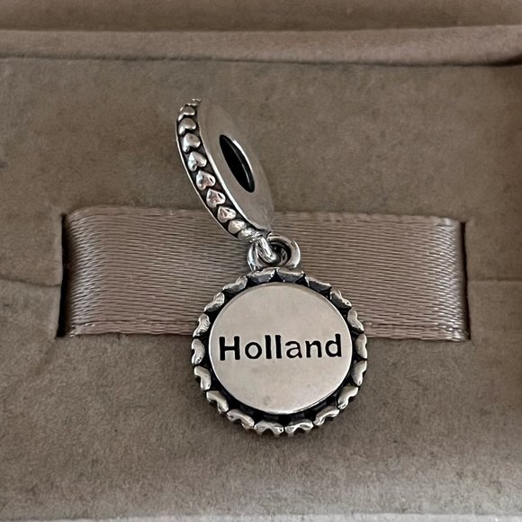 Pandora Holland Travel Exclusive Dangle Charm Pendant - Picture 5 of 5